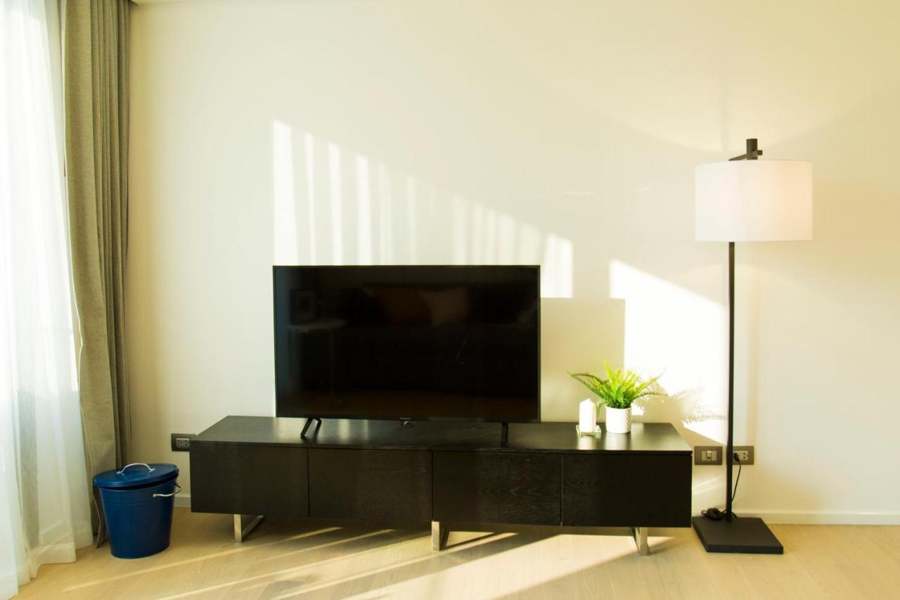 Sukhumvit 11#Luxury#Pool#Gym#Bts Nana&Mrt Sukhumvit#1Br#Max4Ppl Lägenhet Bangkok Exteriör bild