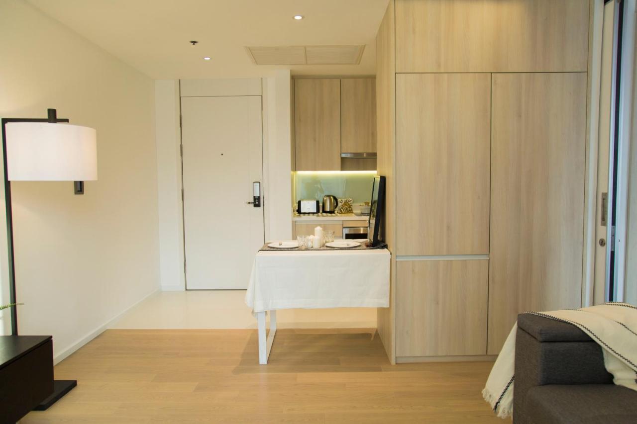 Sukhumvit 11#Luxury#Pool#Gym#Bts Nana&Mrt Sukhumvit#1Br#Max4Ppl Lägenhet Bangkok Exteriör bild