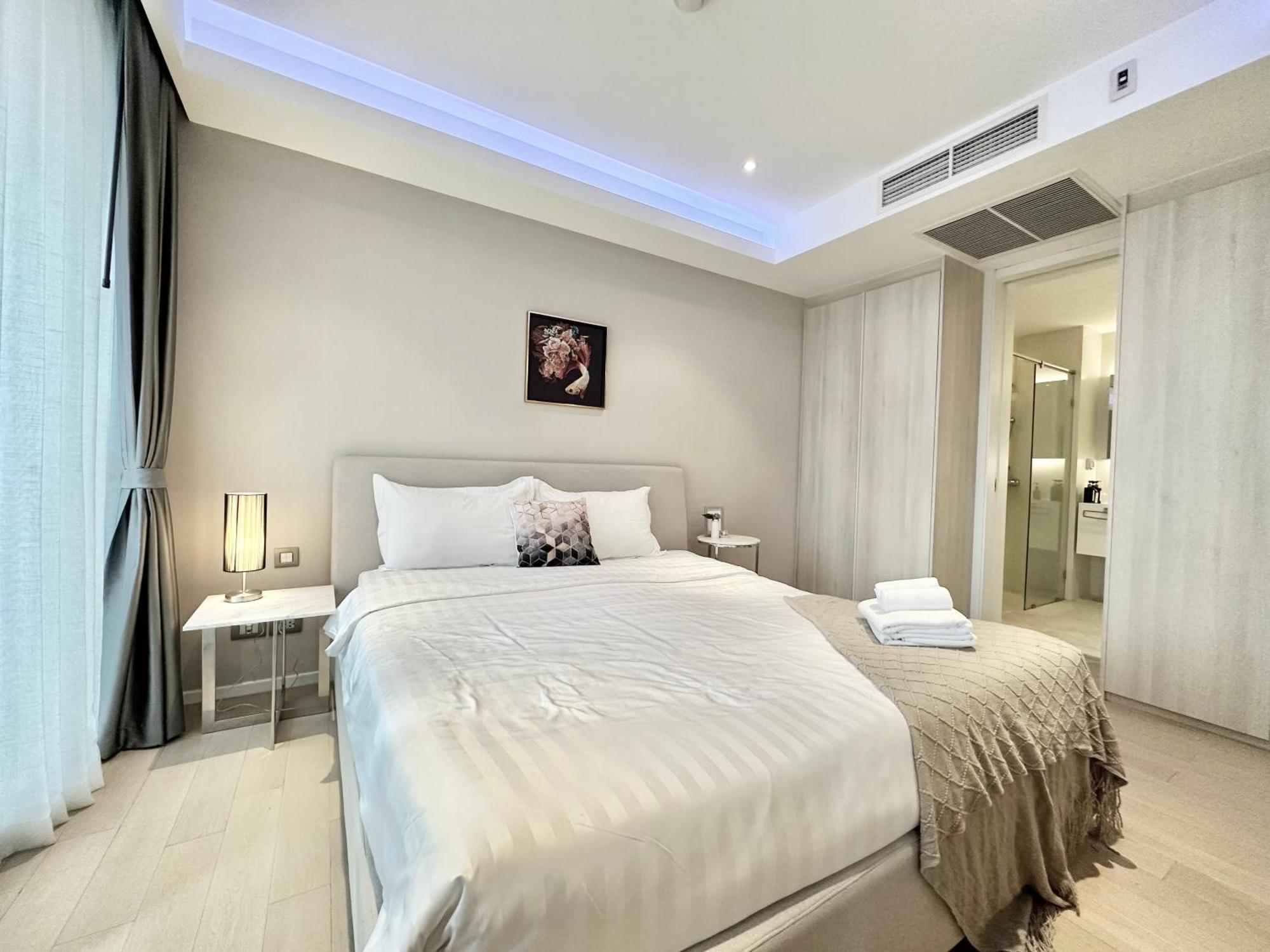 Sukhumvit 11#Luxury#Pool#Gym#Bts Nana&Mrt Sukhumvit#1Br#Max4Ppl Lägenhet Bangkok Exteriör bild