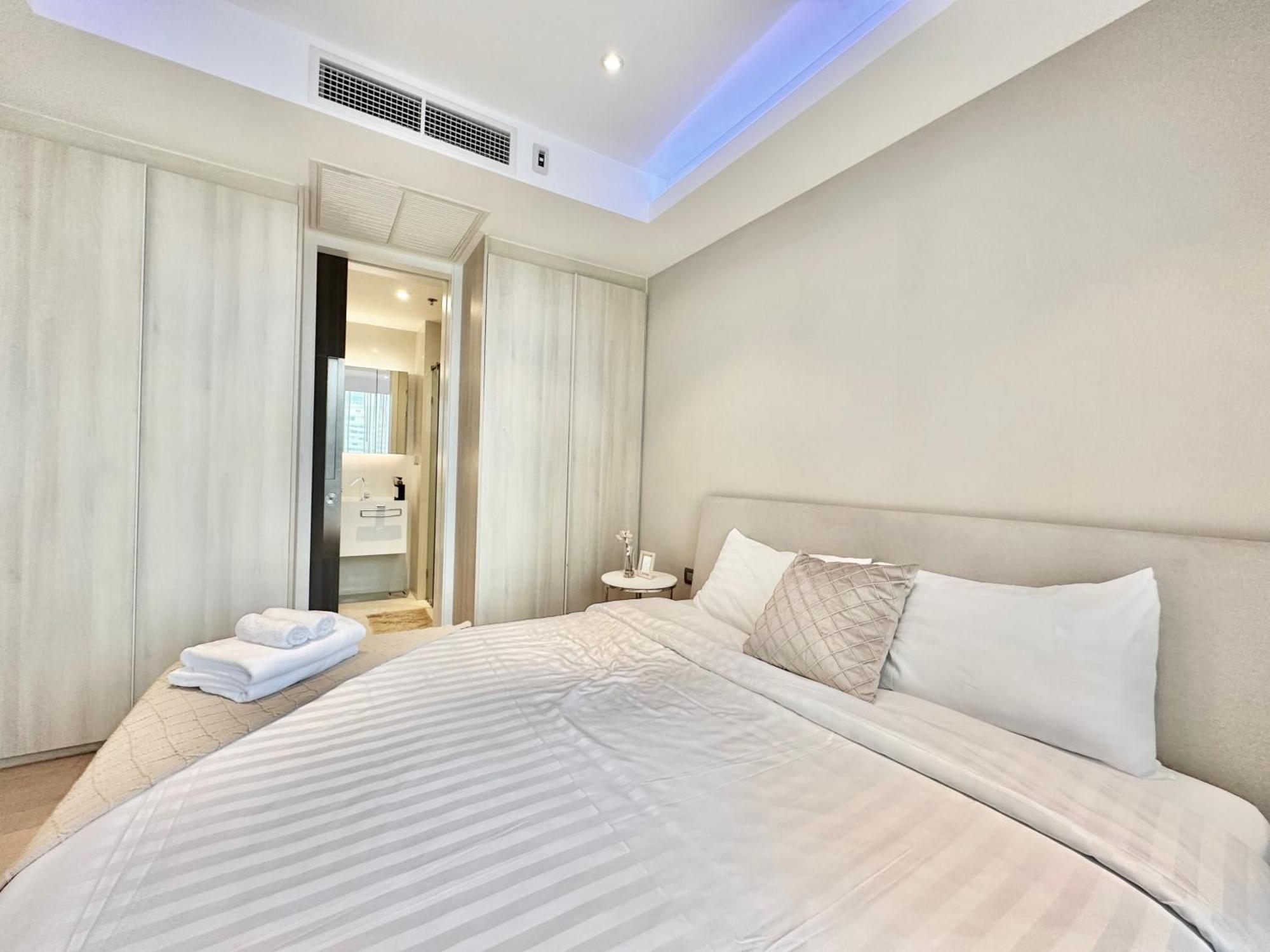 Sukhumvit 11#Luxury#Pool#Gym#Bts Nana&Mrt Sukhumvit#1Br#Max4Ppl Lägenhet Bangkok Exteriör bild