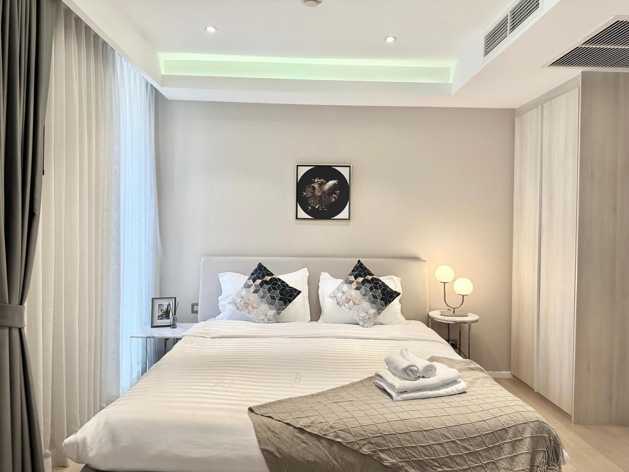 Sukhumvit 11#Luxury#Pool#Gym#Bts Nana&Mrt Sukhumvit#1Br#Max4Ppl Lägenhet Bangkok Exteriör bild
