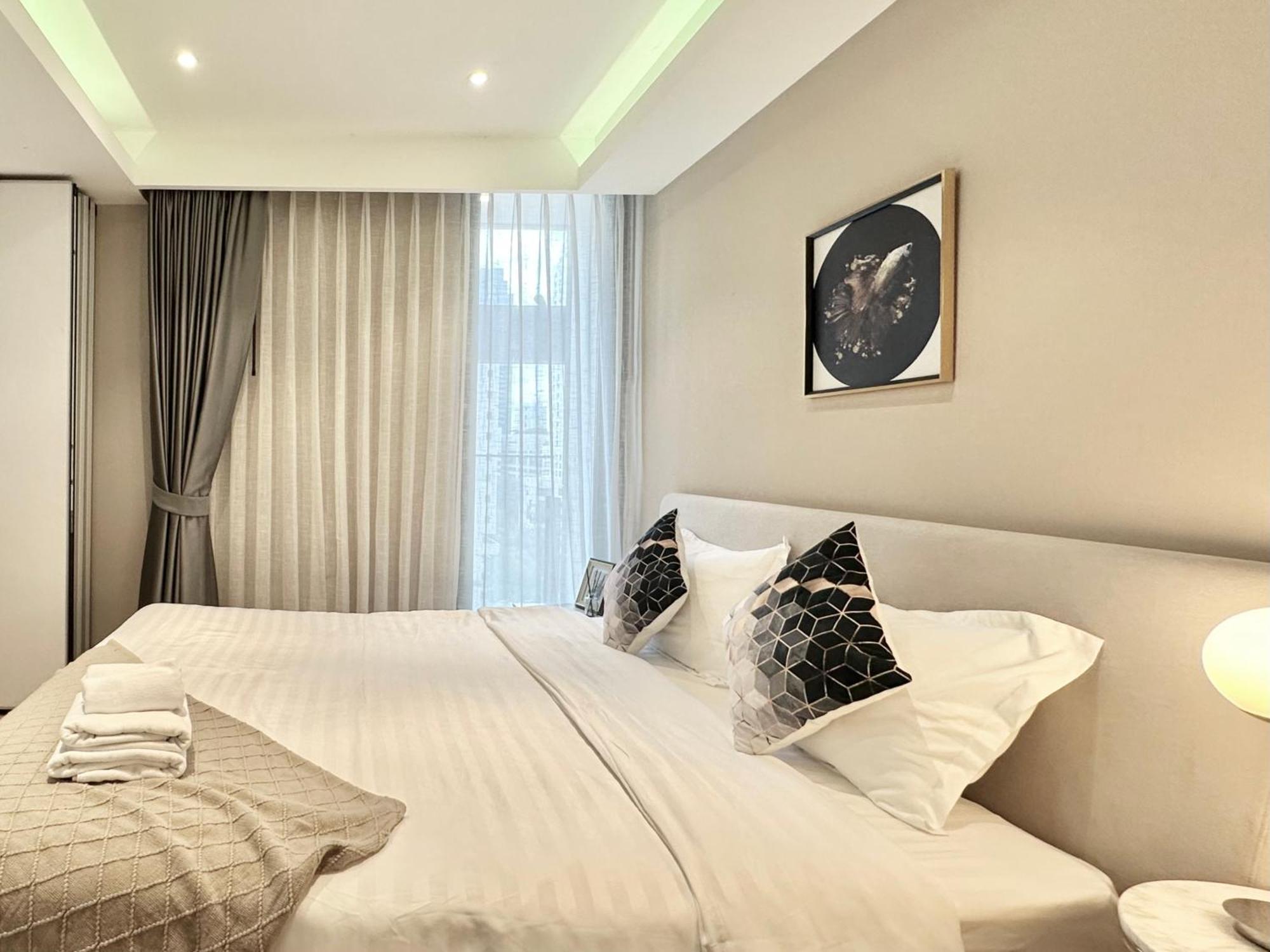Sukhumvit 11#Luxury#Pool#Gym#Bts Nana&Mrt Sukhumvit#1Br#Max4Ppl Lägenhet Bangkok Exteriör bild