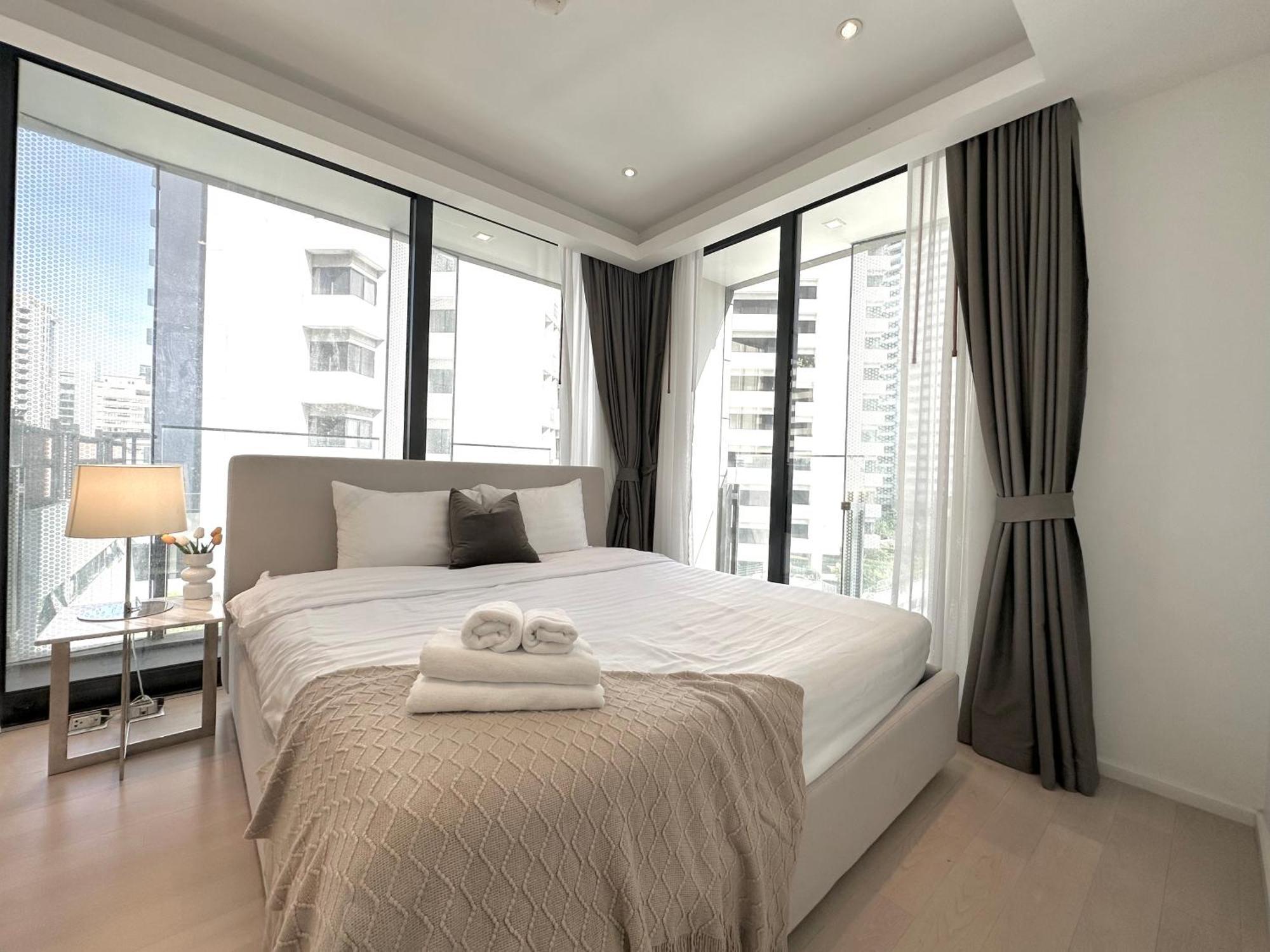 Sukhumvit 11#Luxury#Pool#Gym#Bts Nana&Mrt Sukhumvit#1Br#Max4Ppl Lägenhet Bangkok Exteriör bild